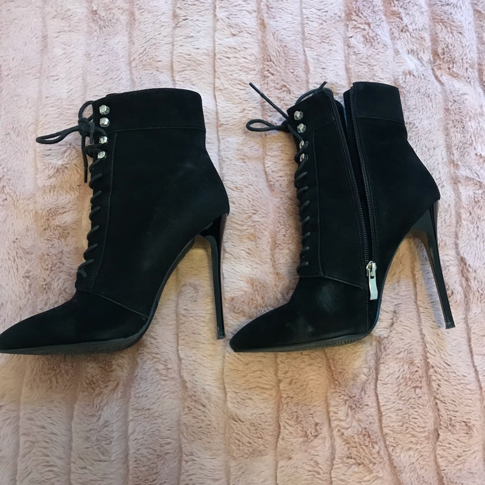 Women’s size 7 black suede stiletto booties